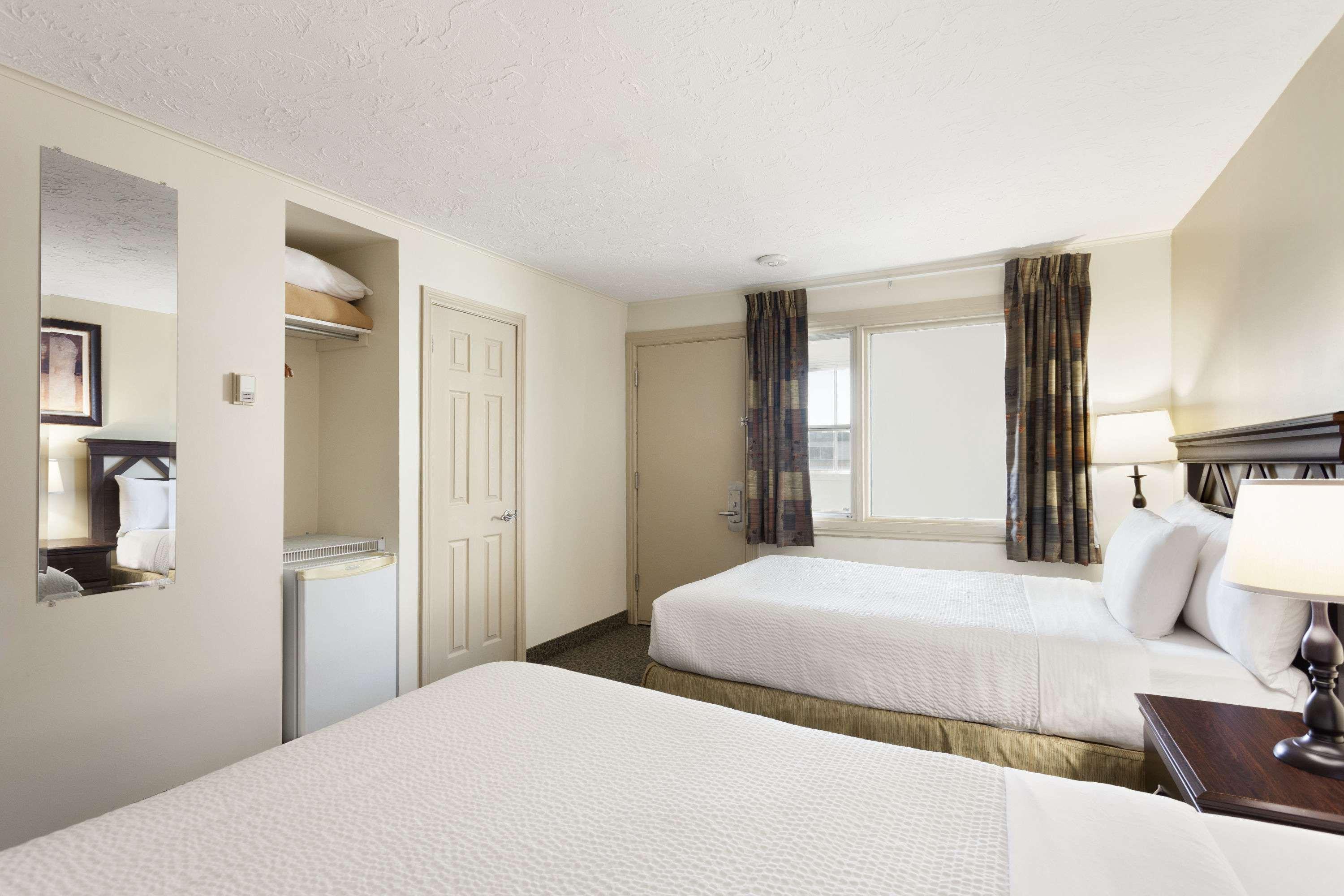 Days Inn By Wyndham Montreal East מראה חיצוני תמונה