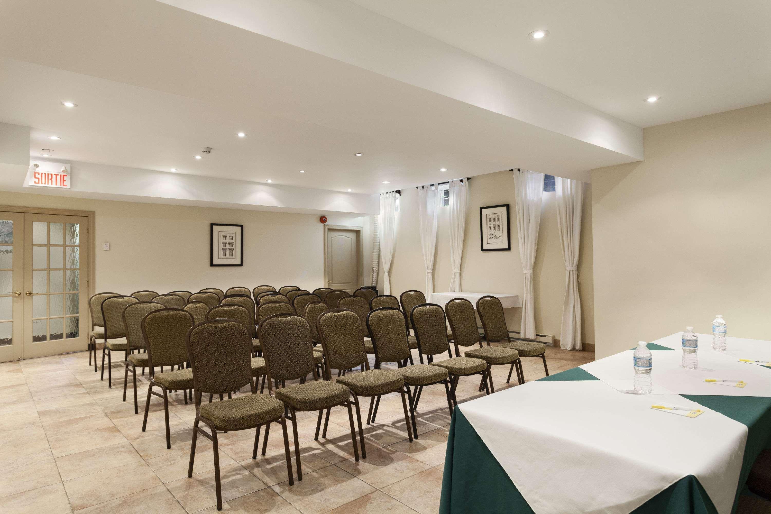 Days Inn By Wyndham Montreal East מראה חיצוני תמונה